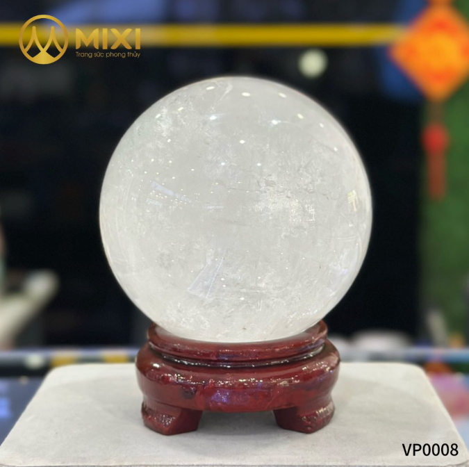 Quả Cầu Thạch Anh Trắng 3A (1.7kg) – Vân Mây Tinh Tế, Nâng Tầm Năng Lượng Không Gian