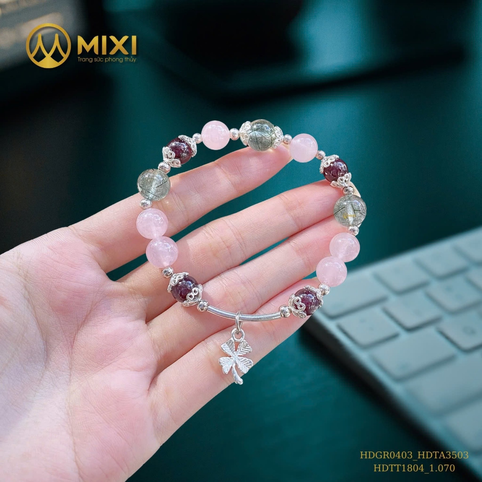 LẮC TAY BẠC CHARM CỎ 4 LÁ MIX ĐÁ GARNET SAO – THẠCH ANH HỒNG – THẠCH ANH TÓC XANH