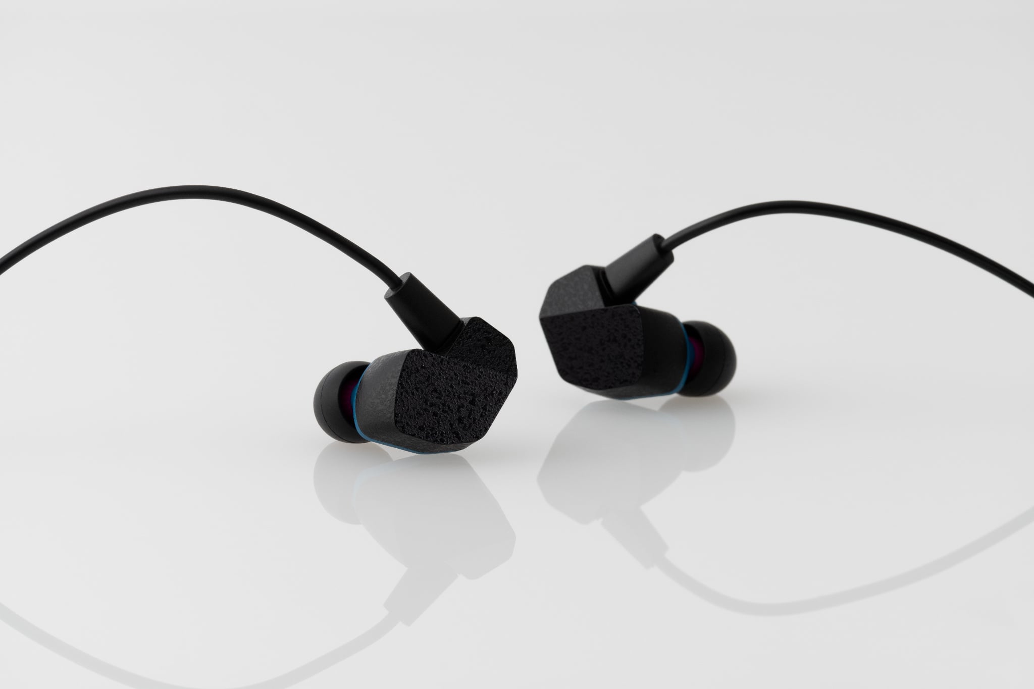 Final Audio A2000