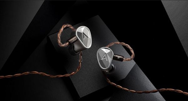 Astell n Kern CLARUS, Tai nghe In Ear