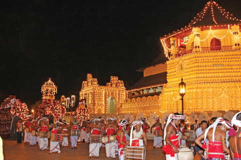 Nếu chưa thấy Perahera - chưa thực sự đến Sri Lanka