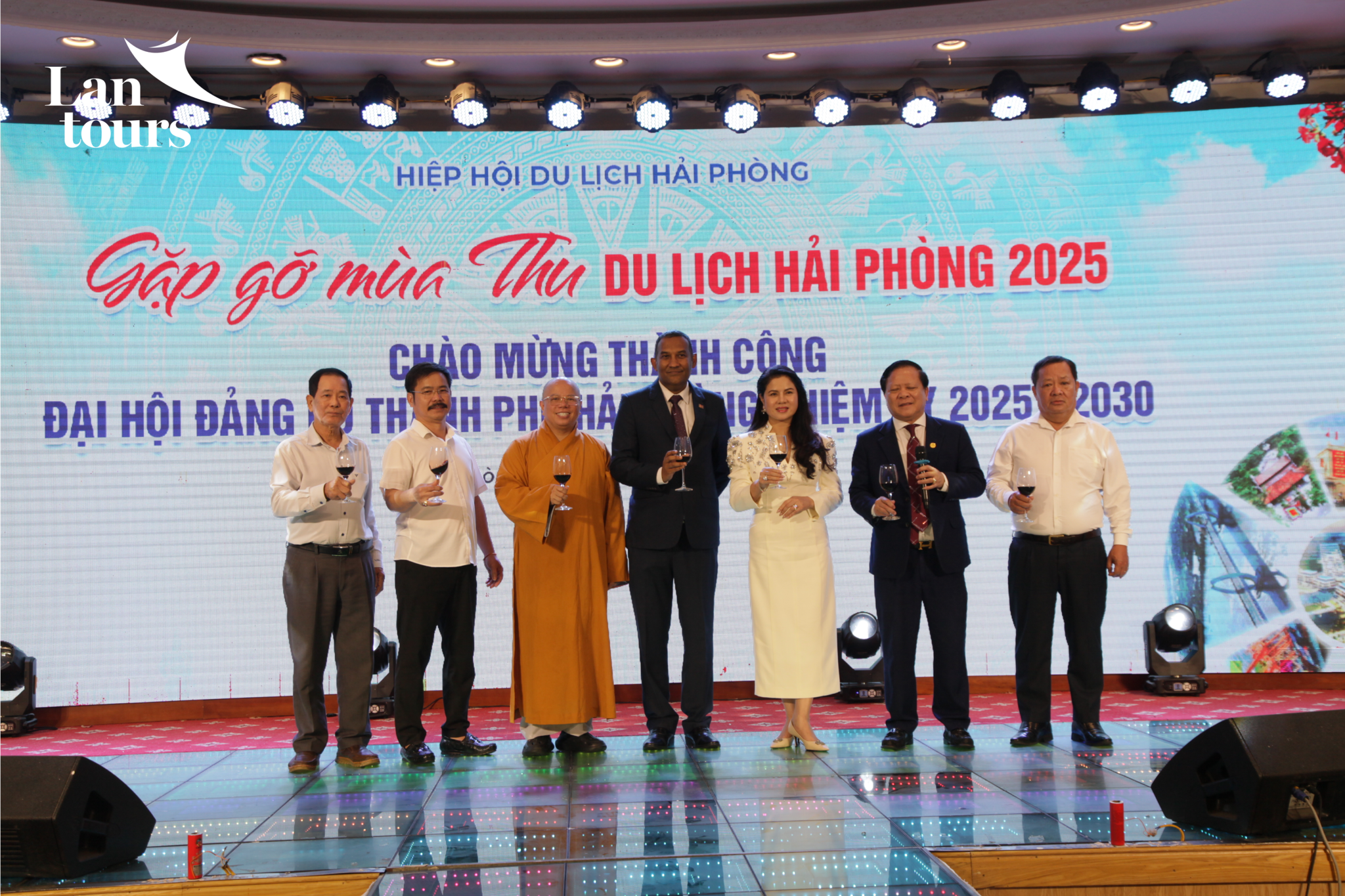 Chương trình “Gặp gỡ mùa thu du lịch Hải Phòng 2025 và Chào mừng thành công Đại hội Đảng bộ thành phố nhiệm kỳ 2025 - 2030”