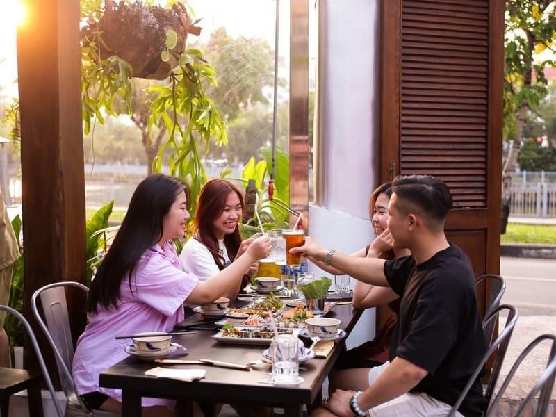 Đặt tiệc tất niên Quận 3 tại Men Quán: Không gian lý tưởng cho bữa tiệc cuối năm bùng n