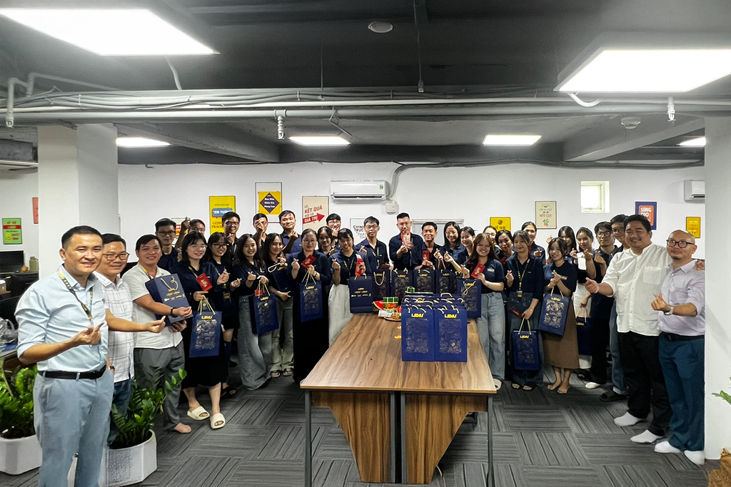 LEWU GROUPS TRAO QUÀ TẾT – GỬI TÌNH THÂN, GẮN KẾT NỘI LỰC