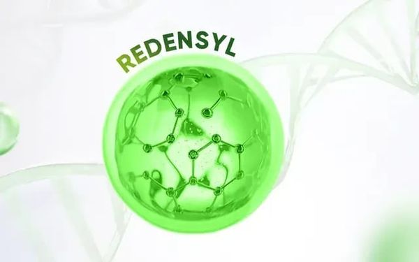 Lời giải khoa học cho hàng mi cong dày, lông mày chắc khỏe theo năm tháng