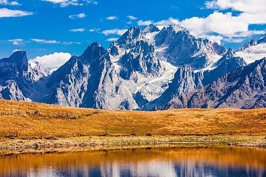 KAZBEGI – CHẠM TỚI NÓC NHÀ CỦA GEORGIA