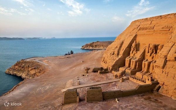 ABU SIMBEL – TƯỢNG ĐÀI CỦA TÌNH YÊU VÀ QUYỀN LỰC