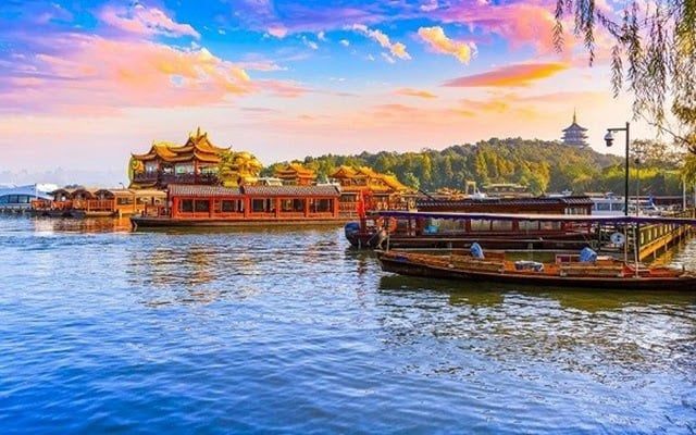 KHÁM PHÁ BIỂN XANH VÀ KIẾN TRÚC ÂU CHÂU – HÀNH TRÌNH MỘNG MƠ Ở THANH ĐẢO