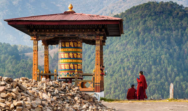KINH NGHIỆM DU LỊCH BHUTAN TỪ A–Z CHO NGƯỜI ĐI LẦN ĐẦU