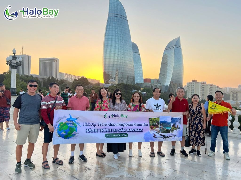 Đoàn khách HaloBay Travel khám phá Baku Azerbaijan
