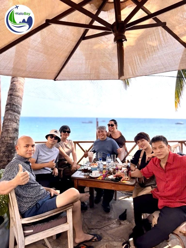 Đoàn HaloBay Travel nghỉ dưỡng tại Zanzibar