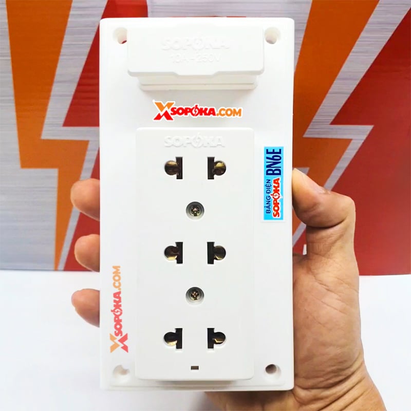 Bảng Điện Táp Lô 3 Lỗ Cắm Có Cầu Chì 2200W 10A BN6E SOPOKA