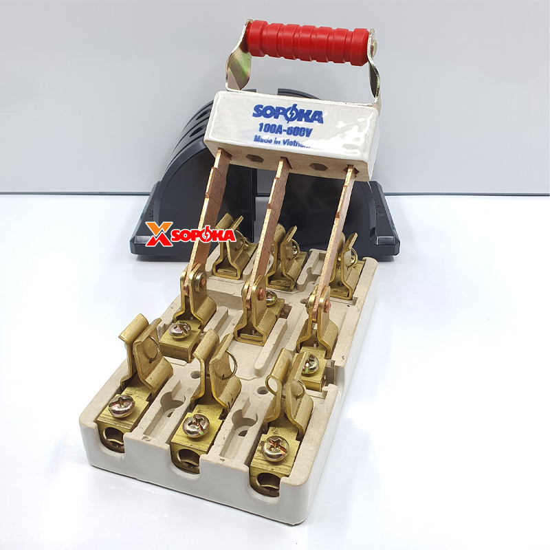 Cầu Dao Đảo Đế Sứ 3 Pha 100A 3P 2N 600V Màu Đen D37 SOPOKA