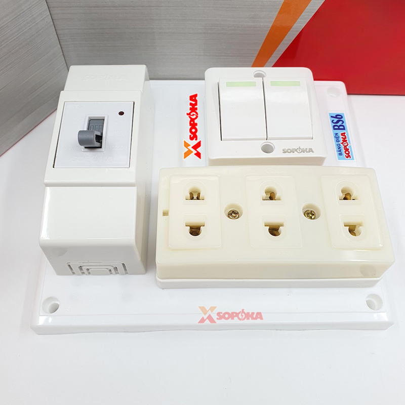 Bảng Điện 2 Công Tắc 3 Lỗ Cắm CB Cóc 30A BS6 SOPOKA