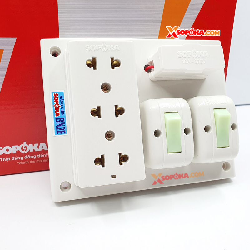 SOPOKA BN2E Bảng Điện 2 Công Tắc 3 Lỗ Cắm 2200W 10A