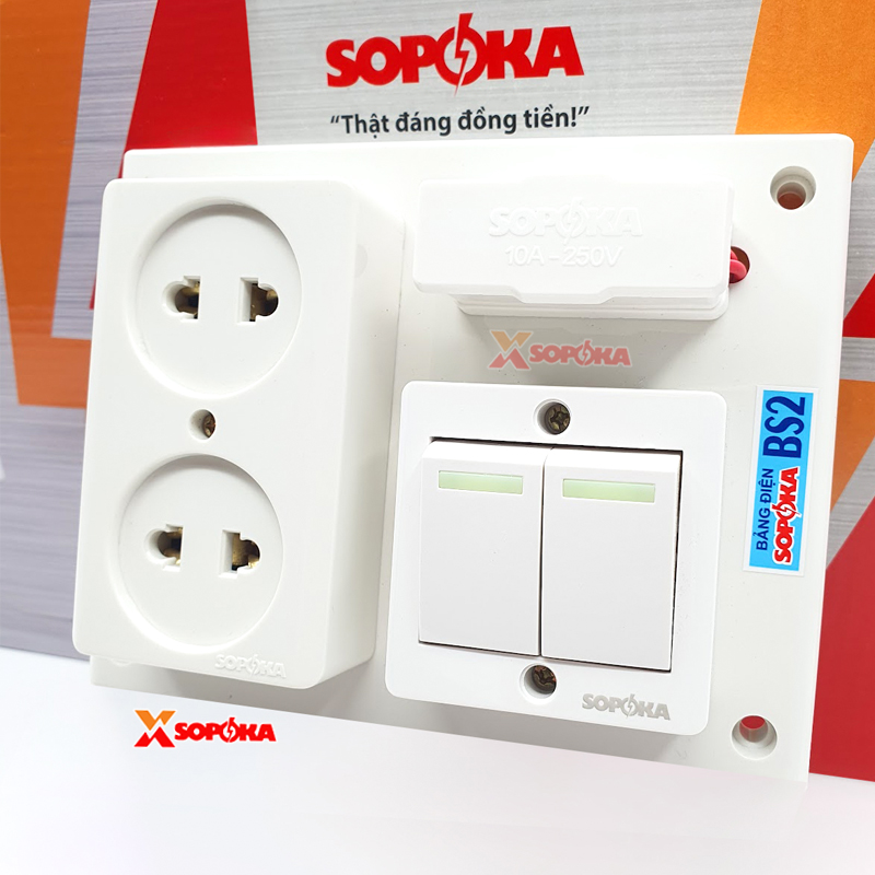 Bảng Điện 2 Công Tắc 2 Lỗ Cắm Có Cầu Chì BS2 SOPOKA