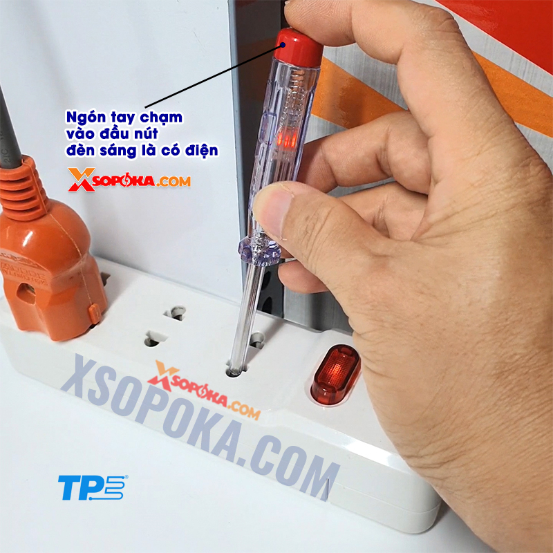 Ổ Cắm Điện 6 Lỗ 2200W Lõi Sứ Chống Cháy Tự Ngắt Điện Quá Tải 6T SOPOKA