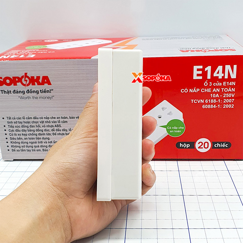 Ổ Cắm Điện Táp Lô 3 lỗ 2200W Có Nắm Che An Toàn E14N SOPOKA