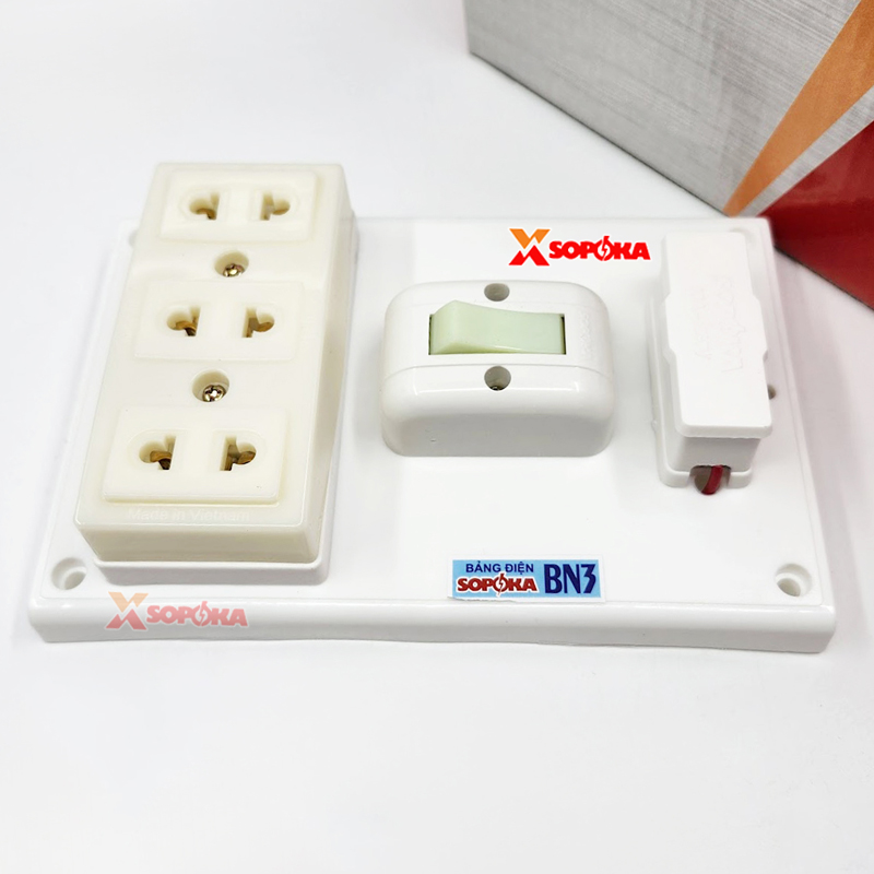 Bảng Điện Táp Lô 1 Công Tắc 3 Ổ Cắm Có Cầu Chì BN3 SOPOKA