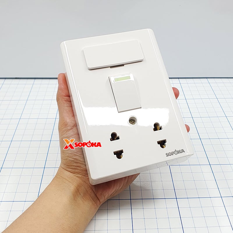 Bảng Điện Lắp Nổi Cao Cấp Dòng E 1 Công Tắc 2 Ổ Cắm E3A SOPOKA