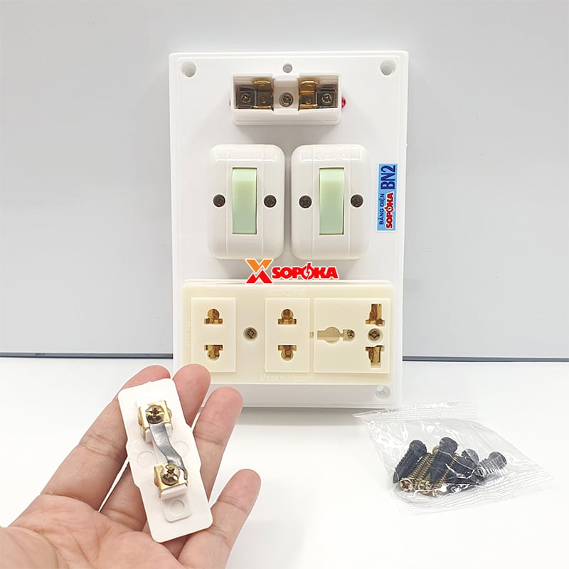 Bảng Điện Táp Lô 2 Công Tắc 3 Lỗ Cắm Có Cầu Chì BN2 SOPOKA