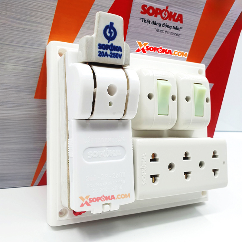 Bảng Điện 2 Công Tắc 3 Lỗ Cắm 1 Cầu Dao Sứ BN20 SOPOKA
