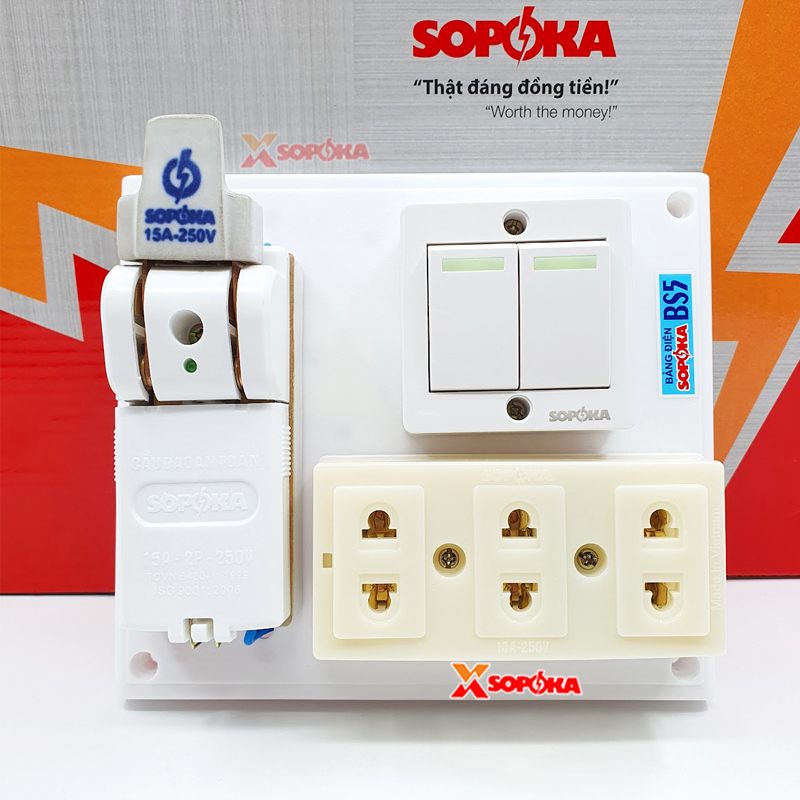 Bảng Điện 2 Công Tắc 3 Lỗ Cắm Cầu Dao Sứ 15A BS5 SOPOKA