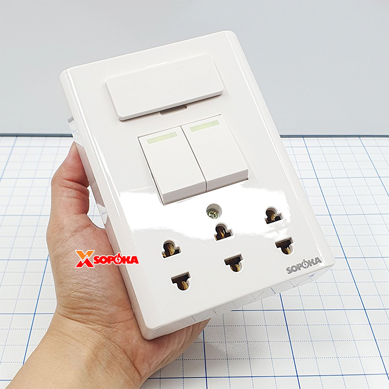 Bảng Điện Lắp Nổi Cao Cấp Dòng E 2 Công Tắc 3 Ổ Cắm E4A SOPOKA