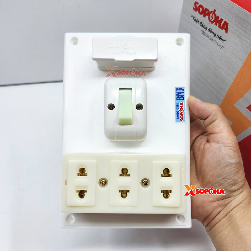 Bảng Điện Táp Lô 1 Công Tắc 3 Ổ Cắm Có Cầu Chì BN3 SOPOKA