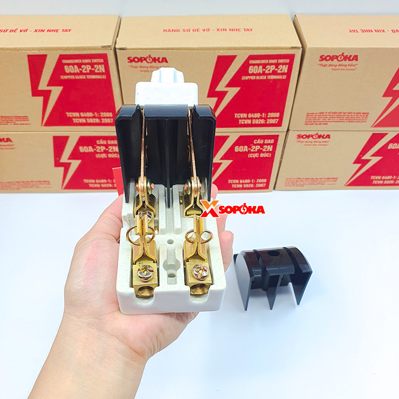 Cầu Dao Đảo Đế Sứ 1 Pha 60A 2P 600V 2N Cực Đúc Màu Đen D22(A) SOPOKA