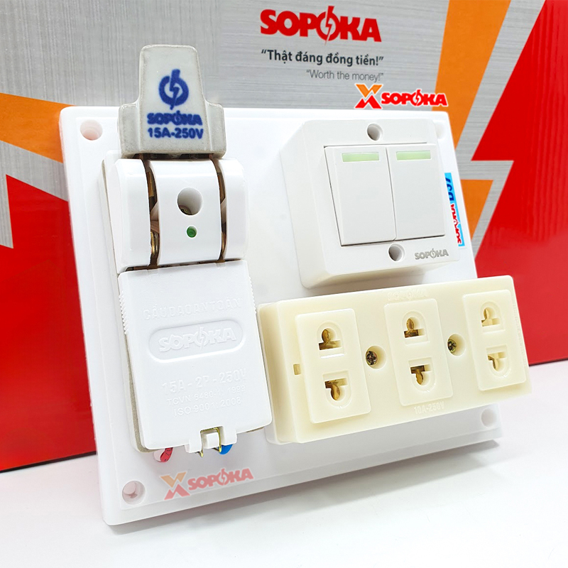 Bảng Điện 2 Công Tắc 3 Lỗ Cắm Cầu Dao Sứ 15A BS5 SOPOKA