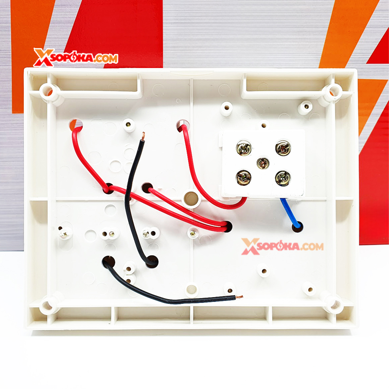 SOPOKA BN2E Bảng Điện 2 Công Tắc 3 Lỗ Cắm 2200W 10A