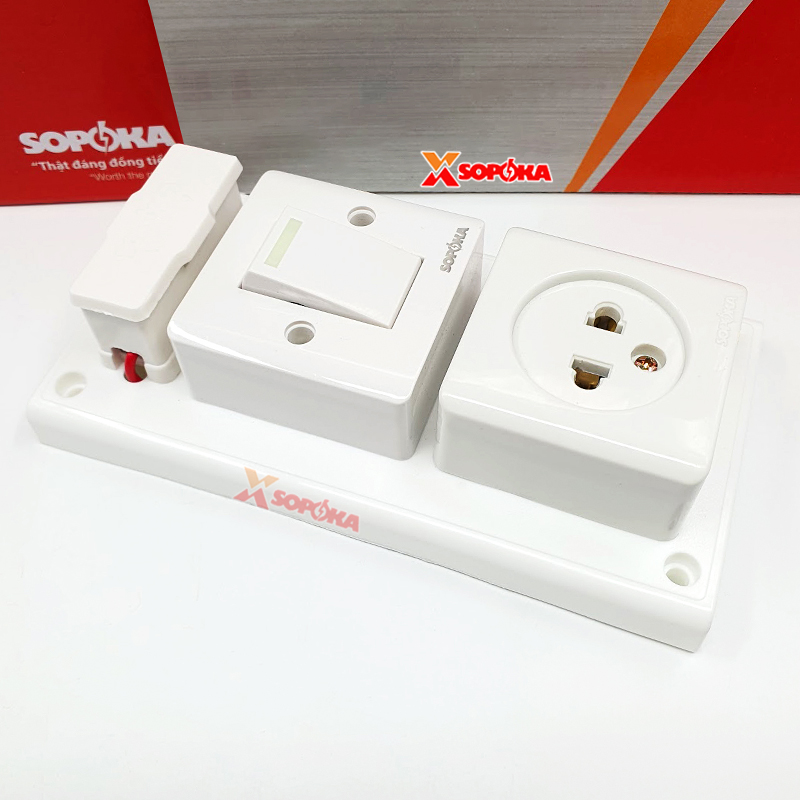 Bảng Điện 1 Công Tắc 1 Lỗ Cắm Có Cầu Chì BS1 SOPOKA