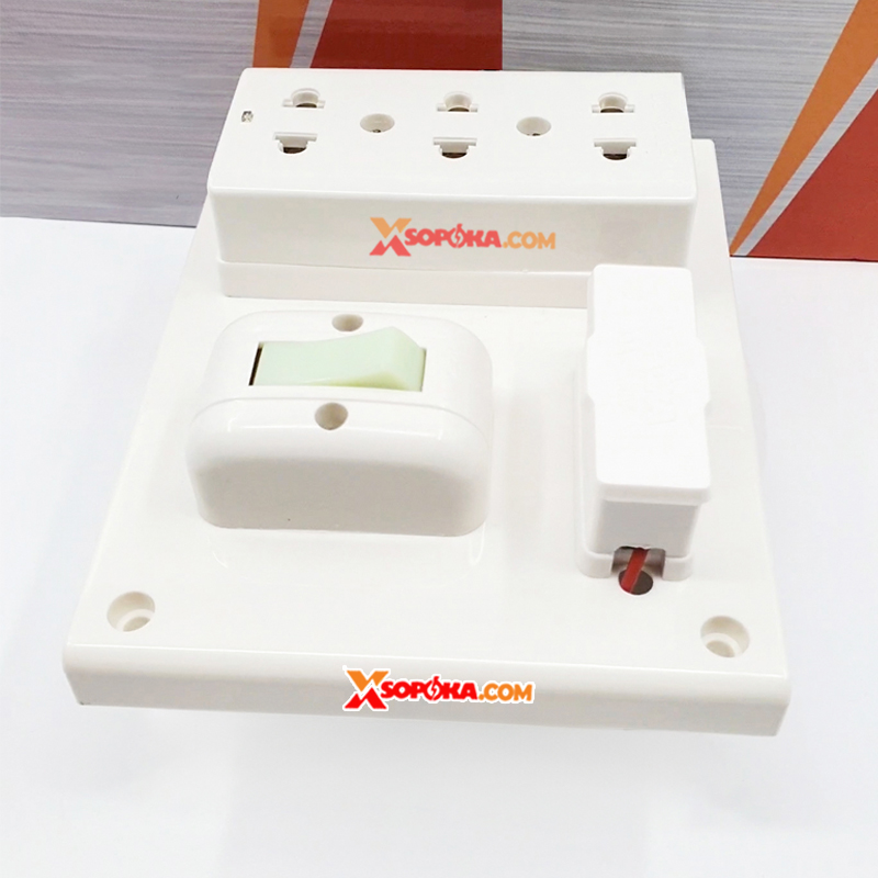 Bảng Điện 1 Công Tắc 3 Lỗ Cắm 2200W 10A BN3E SOPOKA