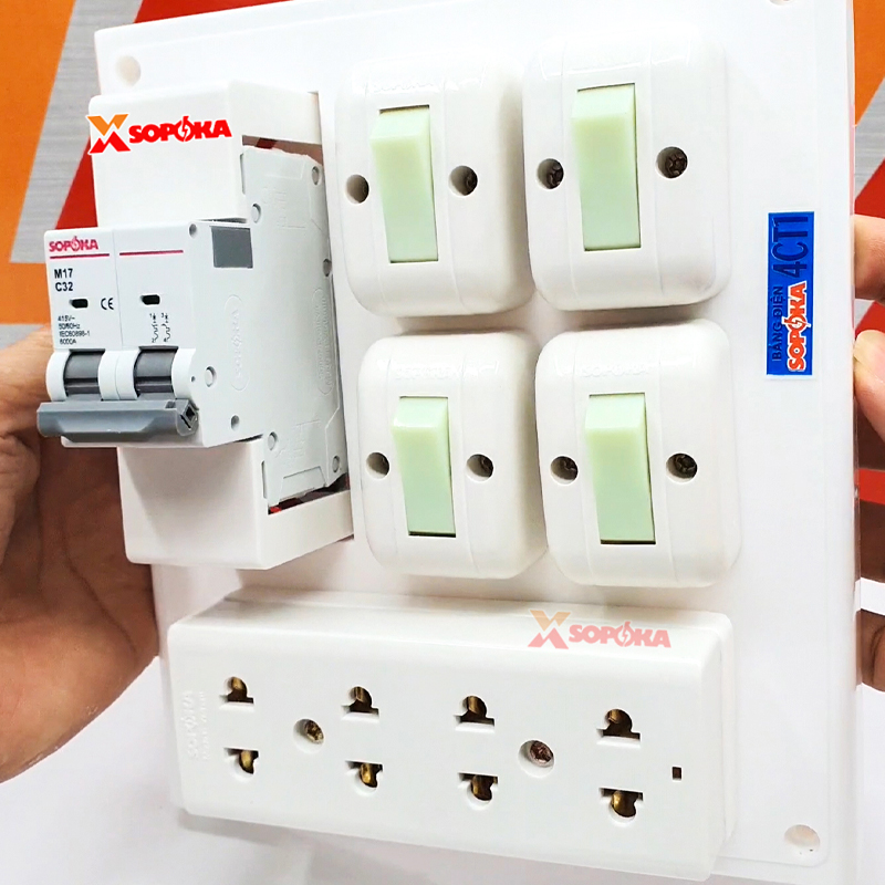 Bảng Điện 4 Công Tắc 4 Lỗ Cắm MCB 32A 4CT1 SOPOKA