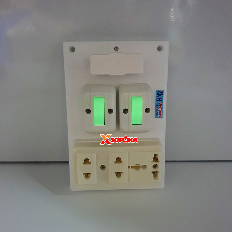 Bảng Điện Táp Lô 2 Công Tắc 3 Lỗ Cắm Có Cầu Chì BN2 SOPOKA
