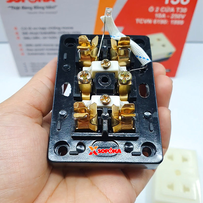 Ổ Cắm Điện 2 Lỗ Gắn Táp Lô SOPOKA T30 An Toàn 2200W