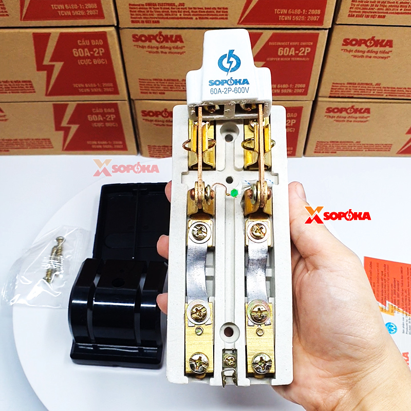 Cầu Dao Đế Sứ 1 Pha 60A-2P Màu Đen D7(A) SOPOKA