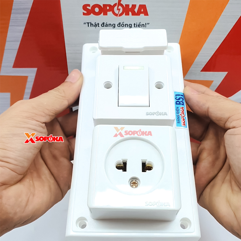Bảng Điện 1 Công Tắc 1 Lỗ Cắm Có Cầu Chì BS1 SOPOKA