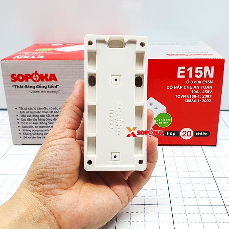 Ổ Cắm Điện Táp Lô 3 Lỗ 2200W Có Nắp Che An Toàn E15N SOPOKA