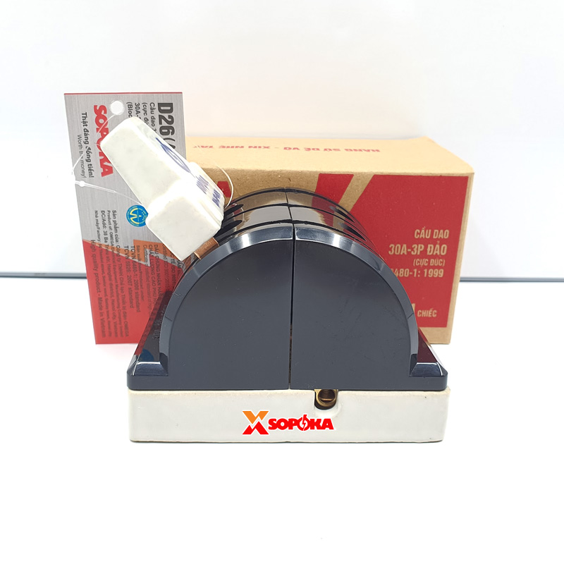 Cầu Dao Đảo Đế Sứ 3 Pha 30A 3P 2N 250V Cực Đúc Màu Đen D26A SOPOKA