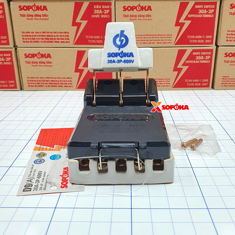 Cầu Dao Điện Đế Sứ 3 Pha 3P Cực Đúc Màu Đen 30 A 600 V – Mã D9A SOPOKA