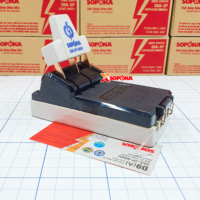 Cầu Dao Điện Đế Sứ 3 Pha 3P Cực Đúc Màu Đen 30 A 600 V – Mã D9A SOPOKA