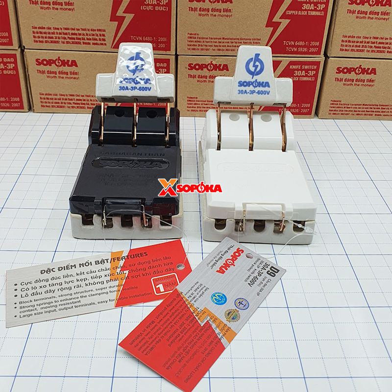 Cầu Dao Điện Đế Sứ 3 Pha 3P Cực Đúc Màu Đen 30 A 600 V – Mã D9A SOPOKA