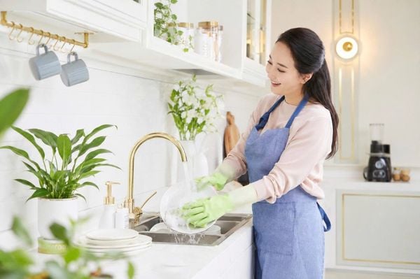 Cẩm Nang Hướng Dẫn Cách Rửa Chén Sạch Nhanh Và Bảo Vệ Da Tay