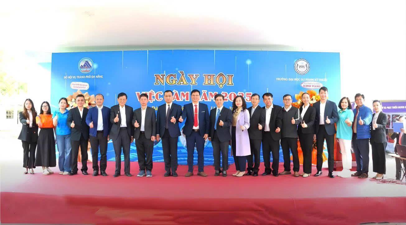 ASIA GREEN RẠNG NGỜI TẠI NGÀY HỘI VIỆC LÀM ĐH SƯ PHẠM KỸ THUẬT ĐÀ NẴNG: HÚT NHÂN TÀI CHẤT LƯỢNG CAO