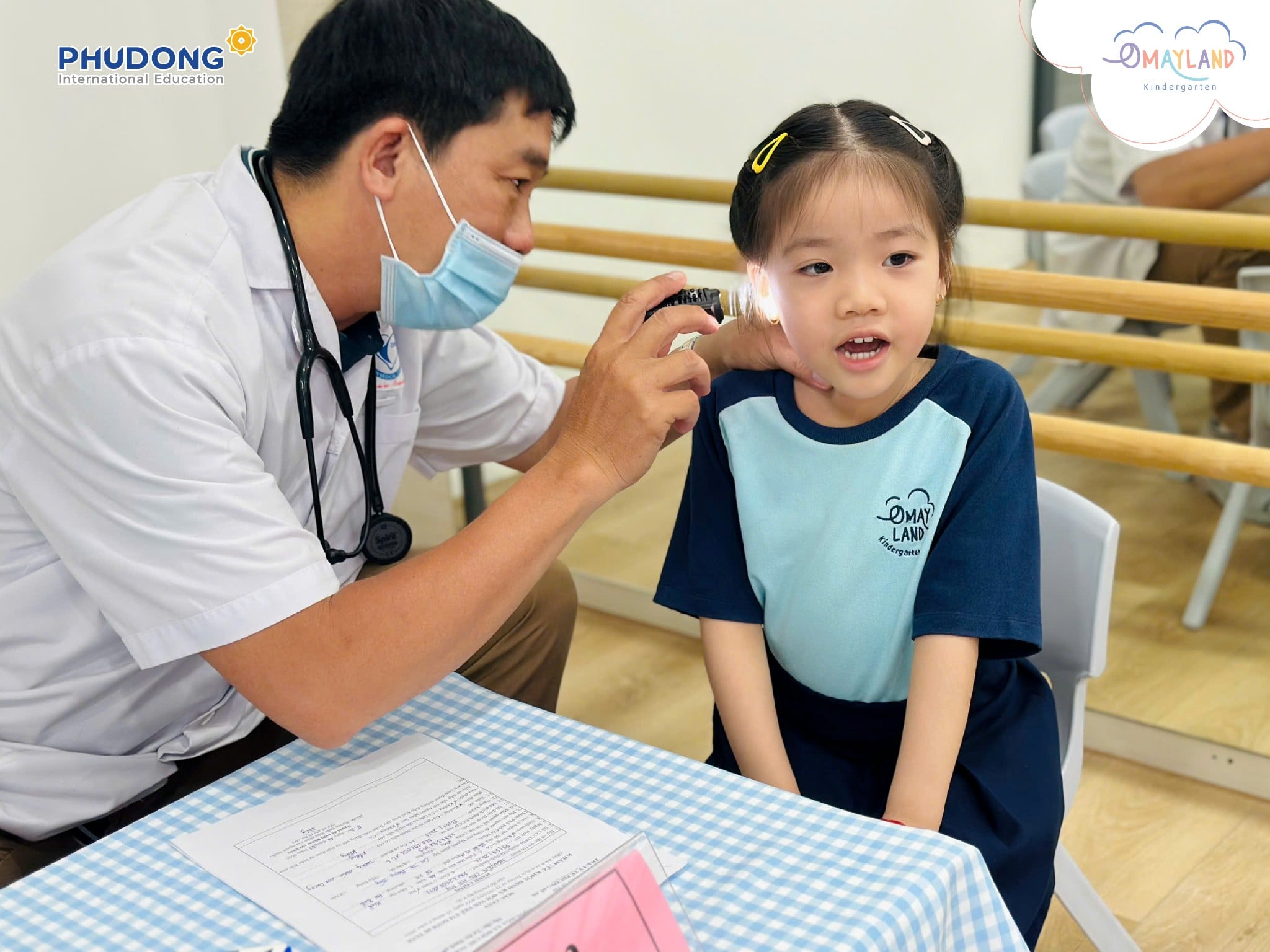 BUỔI KHÁM SỨC KHỎE CỦA EM BÉ OMAYLAND