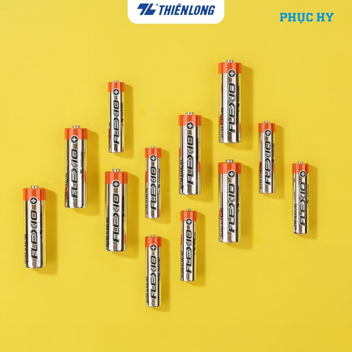 Các viên Pin Alkaline AAA Thiên Long Flexio 1.5V trên nền vàng