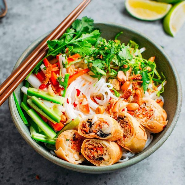 ĂN CHAY NHƯ THẾ NÀO ĐỂ ĐỦ CHẤT? Cẩm Nang Dinh Dưỡng Toàn Diện Cho Người Ăn Chay