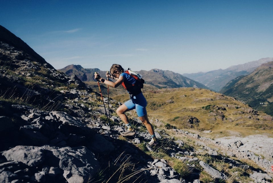 Cách Sử Dụng Gậy Trekking Hiệu Quả Khi Đi Bộ Đường Dài